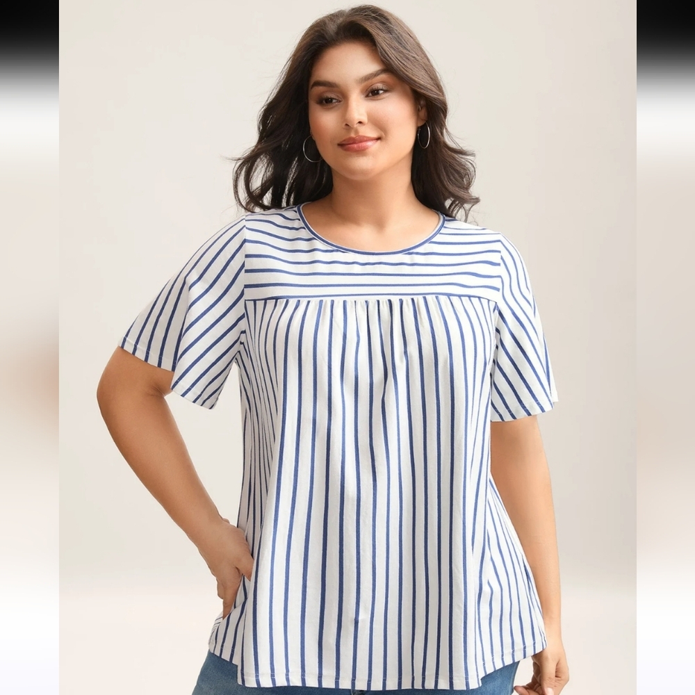 BloomChic Navy and White Striped Short Sleeve Top Size 1X